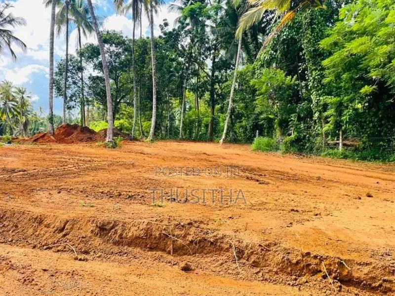 Yakkala Valuable Land for Sale