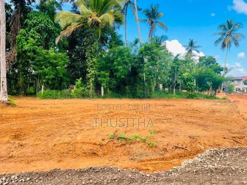 Yakkala Valuable Land for Sale