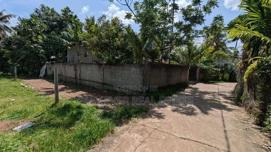 බියගමින් පර්චස් 10යි ඉඩම්