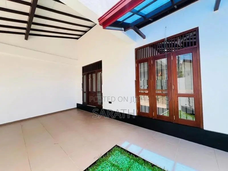Well Build Brand New House Sale Thalahena