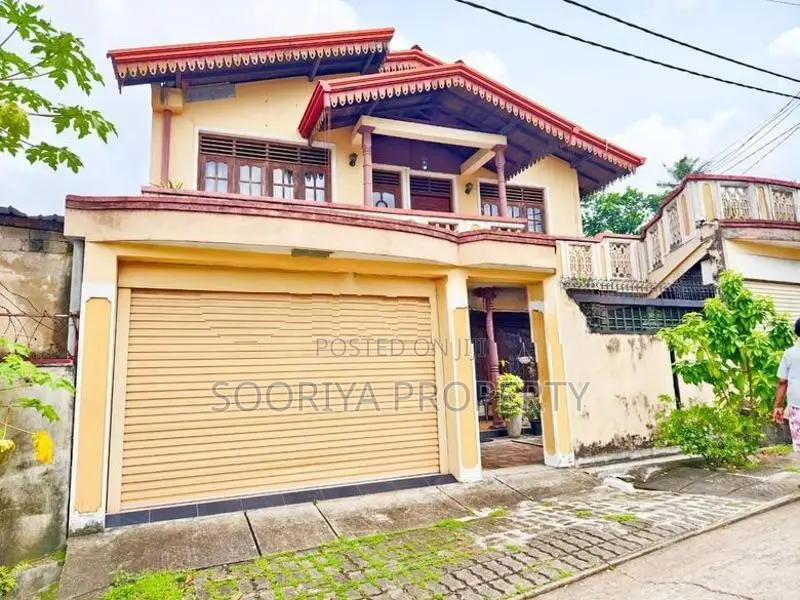 Kiribathgoda Town Luxury House for Sale