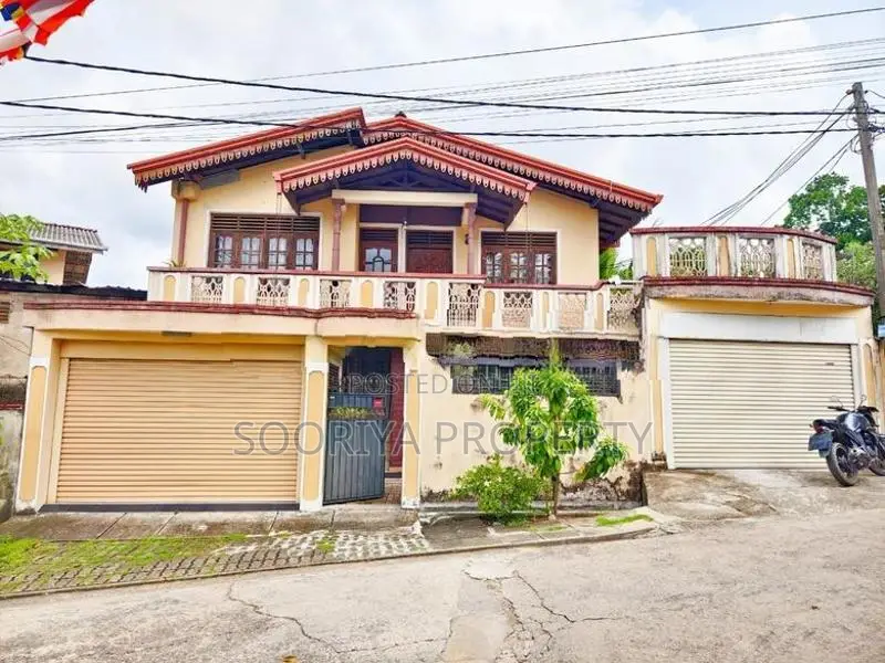 Kiribathgoda Town Luxury House for Sale