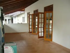 3 Storey 6 Bedroom House for Sale in Kohuwala - Pdh23