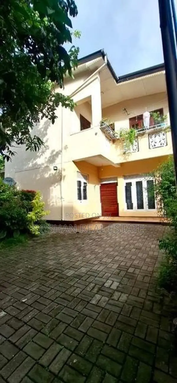 LUXURY HOUSE FOR RENT COLOMBO 5 POLHENGODA CH2623