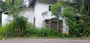 අඩක් නිමකළ නිවස සහ ඉඩම බදුල්ල