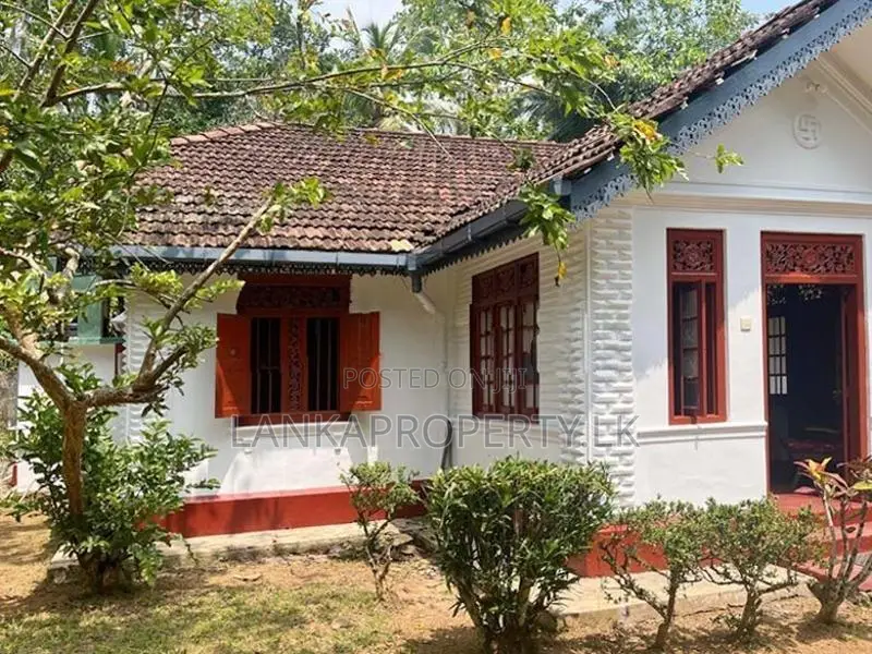 Beautiful High-Value Ancestral House for Sale at Galle