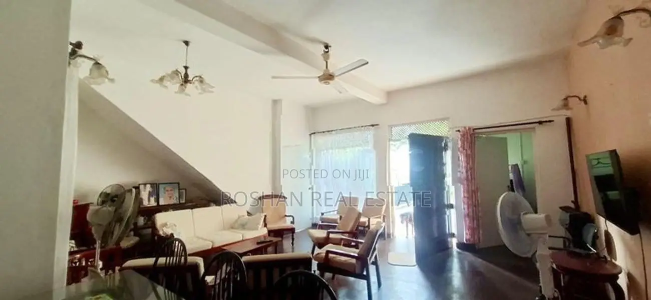 TWO STORIED HOUSE FOR RENT COLOMBO 5 CHI2624