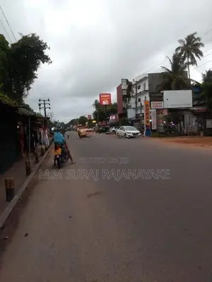 සීදූවෙන් වටිනා ඉඩමක් විකිණීමට ඇත