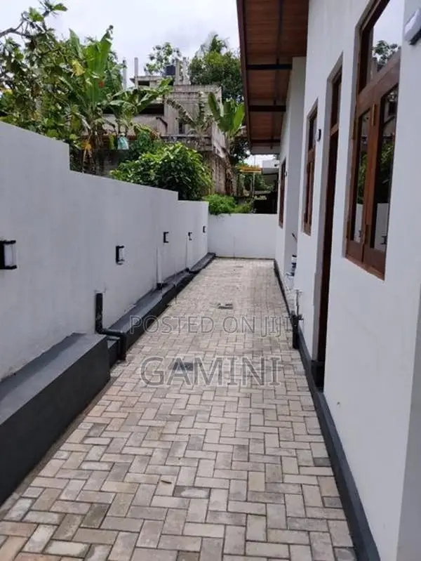 Brand New Luxury Single Storey House for Sale Athurugiriya