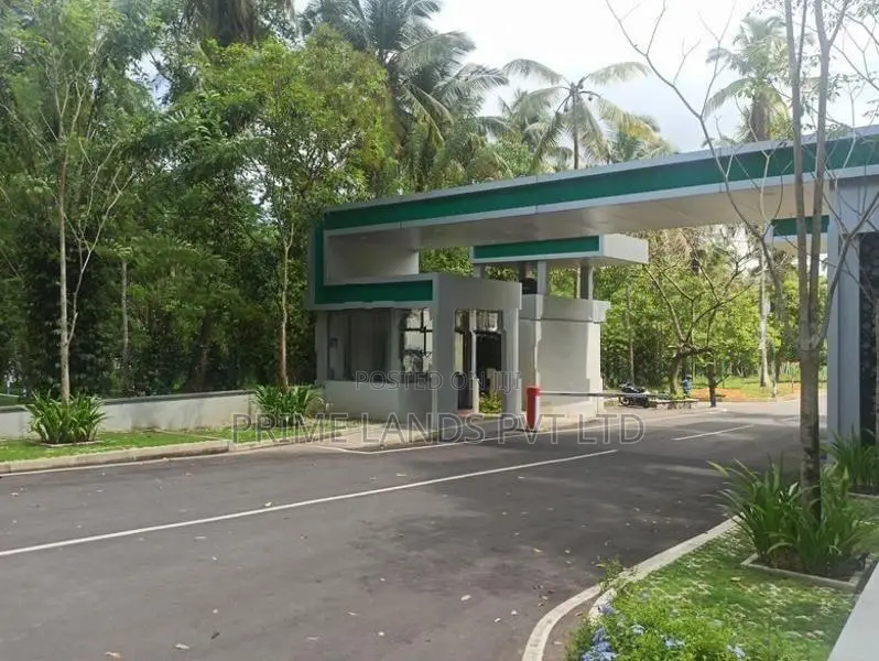 Land in Yakkala