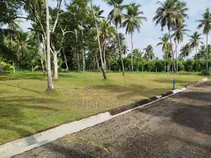 Land in Mellawagedara