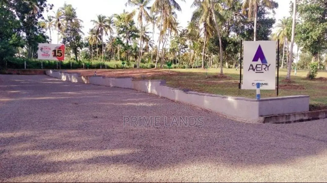 Land in Mellawagedara