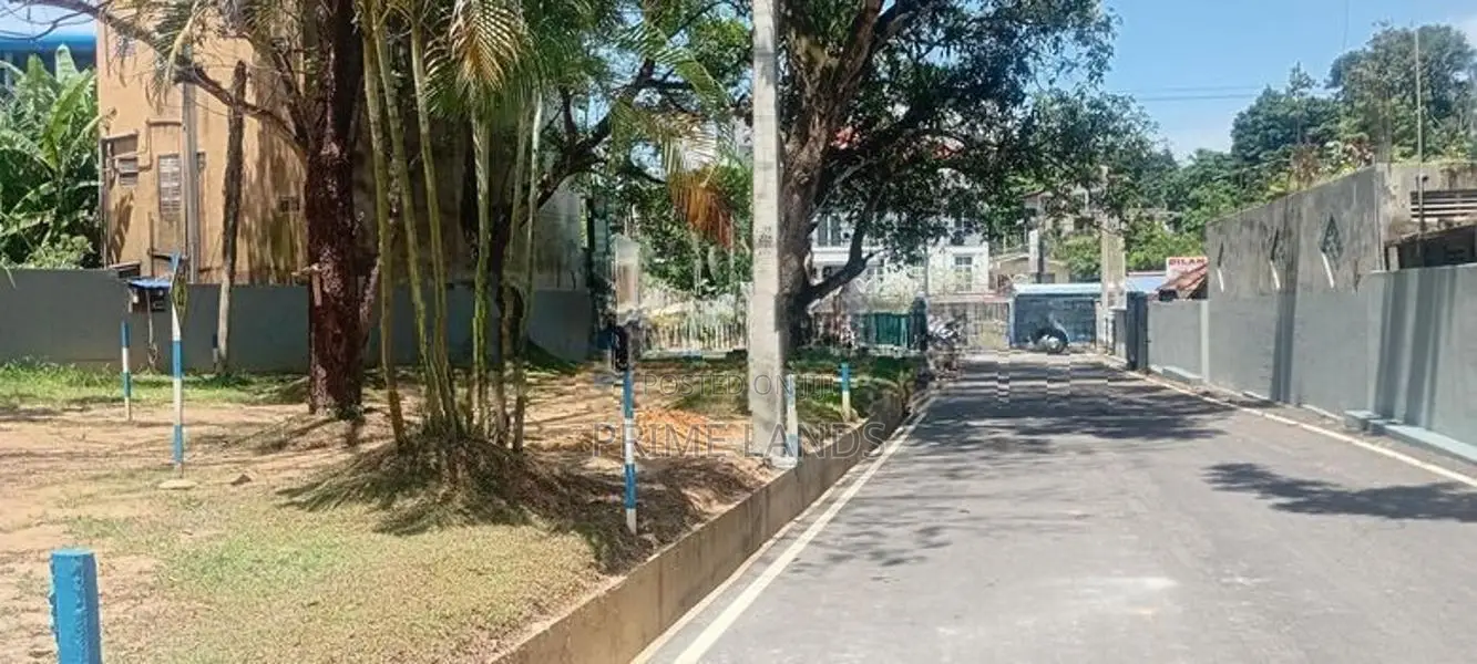 Land in Kadawatha