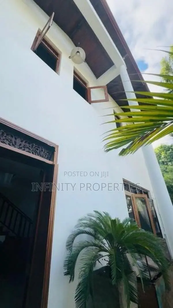 (AFA259) 02 Storey House for Sale in Ratmalana (650m to KDU)