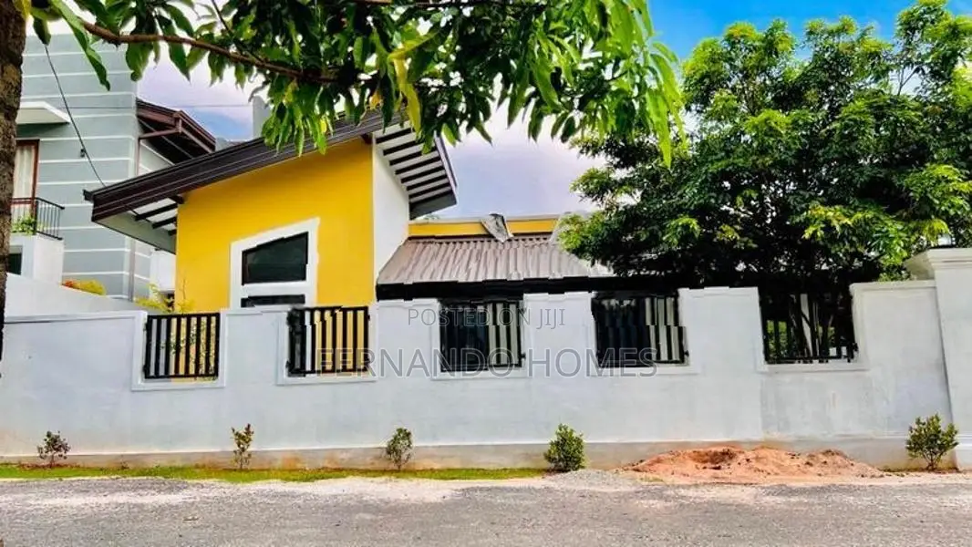 Beauty Single Storey Luxury Type House for Sale in Negombo Kandawala