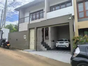 අලුතින්ම ඉදිකරන ලද වටිනා දෙමහල් නිවසක් පොල්ගස්ඕවිටින් විකිනීමට(xv7i2jm