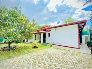 පර්චස් 15 නිවසක් අතුරුගිරියෙන් විකිනීමට