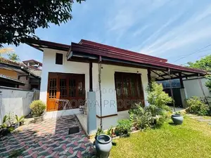 නවීනපන්නයේ තනිමහල් අලංකාර සුඛෝපභෝගී නිවසක් විකිණීමට - Piliyandala