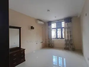 Luxury 3-Storey House for Rent in Pannipitiya