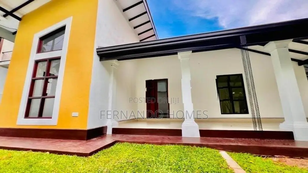Beauty Single Storey Luxury Type House for Sale in Negombo Kandawala
