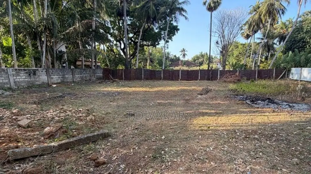 Land for Sale at Uduvil