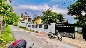 Beauty Single Storey Luxury Type House for Sale in Negombo Kandawala