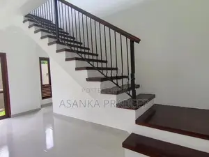 අලුතින්ම ඉදිකරන ලද වටිනා දෙමහල් නිවසක් පොල්ගස්ඕවිටින් විකිනීමට(xv7i2jm
