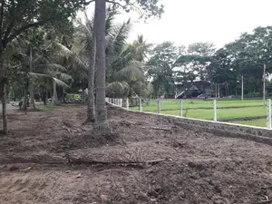 ඉඩමක් අනුරාධපුර බස් පාරින්
