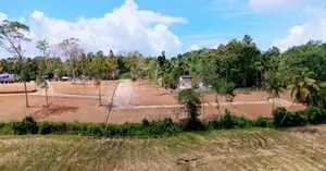 වෙල් යායක් අසන්නයෙන් ඉඩමක් කැකනදුර