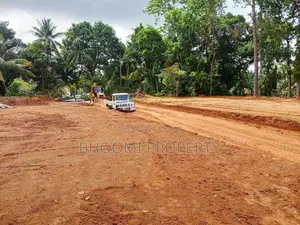 කරාපිටිය රෝහලට ලඟින් බිම් කොටස්