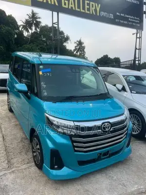 Toyota Roomy Custom G 2023