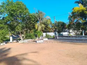 Baddegama Road Face Lands