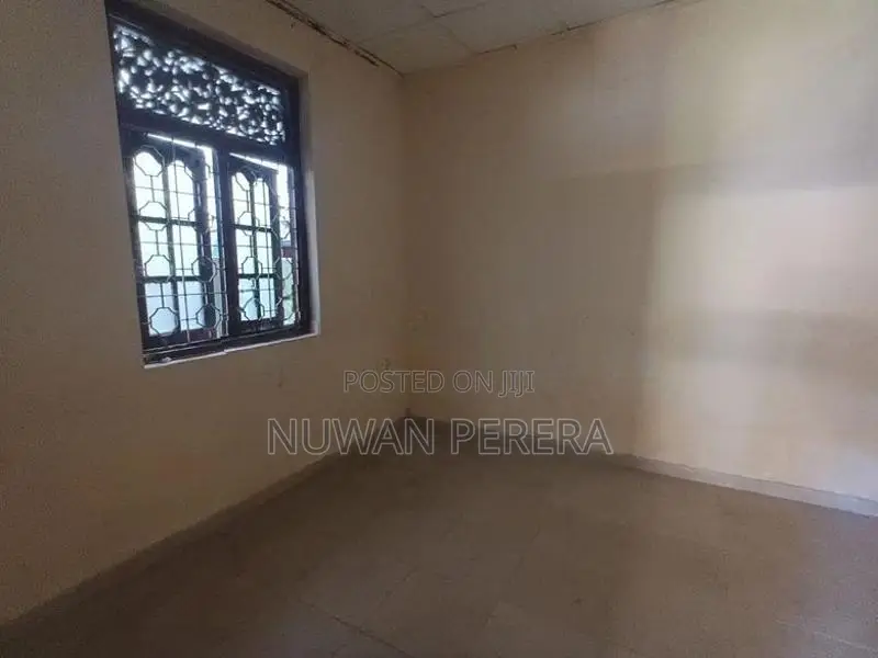 katubedda university close house sale for land value .