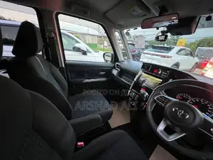 Toyota Roomy Custom G 2023