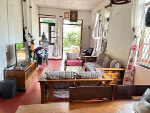 පිලියන්දල මාකන්දන බස් පාරට සමීපව නිවසක් විකිණීමට .