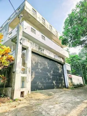 කොට්ටාව අතුරුගිරිය පාරෙන් තෙමහල් Luxury House for Sale