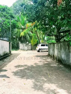 කොට්ටාව අතුරුගිරිය පාරෙන් තෙමහල් Luxury House for Sale
