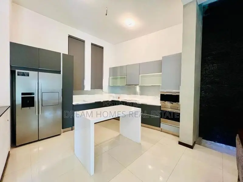 Luxury Home with Large Garden for Sale – Thalawathugoda