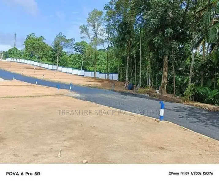 Land for Sale at Athurugiriya
