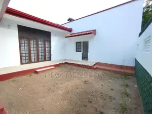 newly renovated house land value to sale makola y juntion kiribathgoda