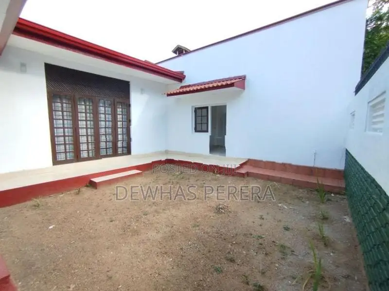 newly renovated house land value to sale makola y juntion kiribathgoda