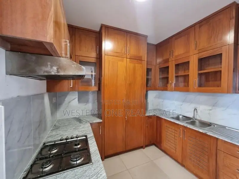 Spacious 3 Bedroom Apartment For Sale in Wellawatta