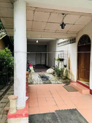 20 Perch 5 Bed 2 Bath House for Sale at Land Value only