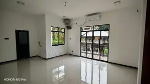 3 Storey rooftop Luxury House for sale in Athurugiriya
