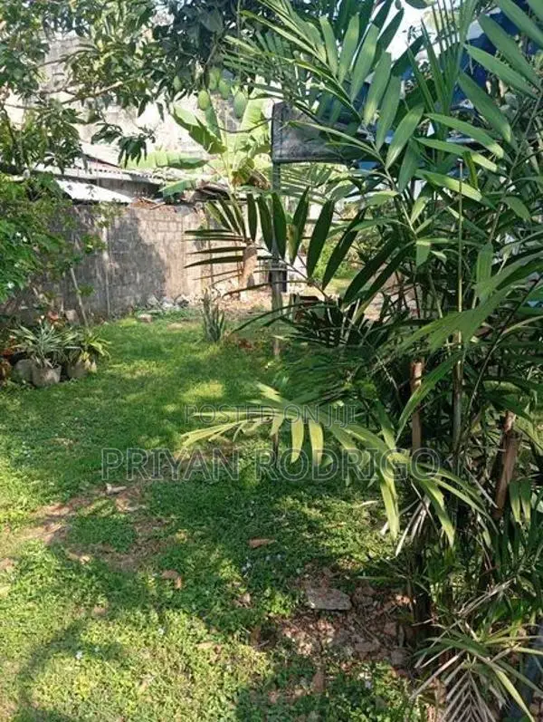 Delkanda Meegahawatta Road 10.5 Perches of Land for Sale
