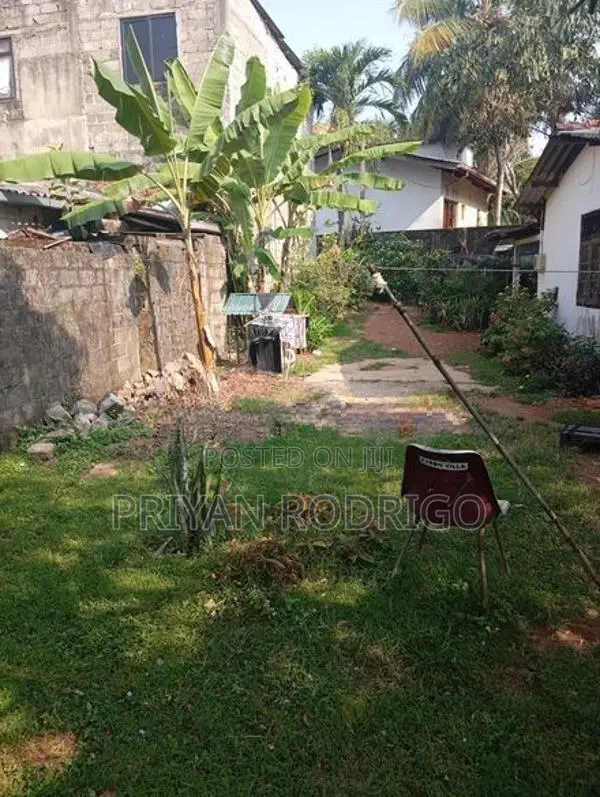 Delkanda Meegahawatta Road 10.5 Perches of Land for Sale