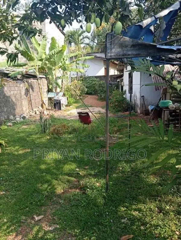 Delkanda Meegahawatta Road 10.5 Perches of Land for Sale