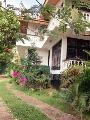 Mahara - Kadawatha 25 Perches of Land with an Old House for Sale