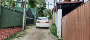 Mahara - Kadawatha 25 Perches of Land with an Old House for Sale