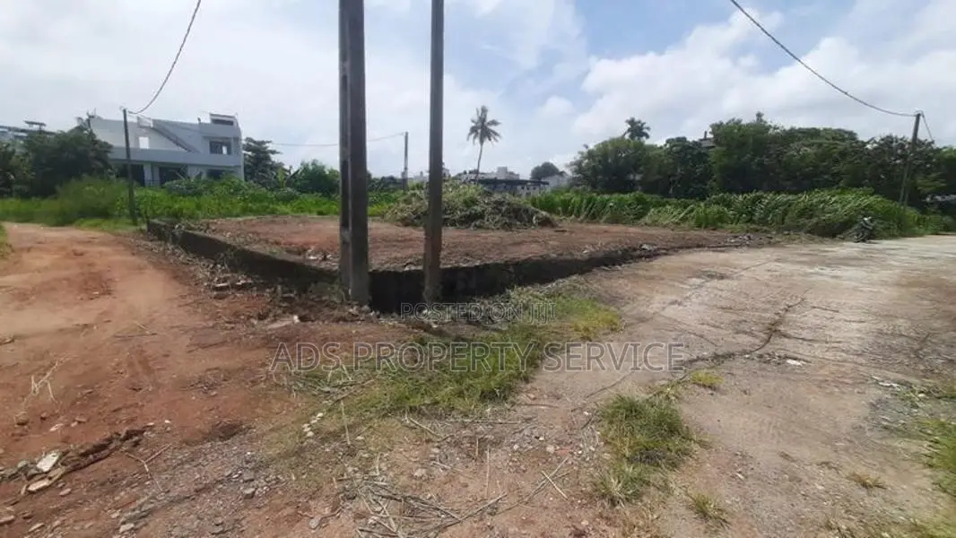 23 ph Superb bare land (highly rsidential area) for sale in Kohuwaala